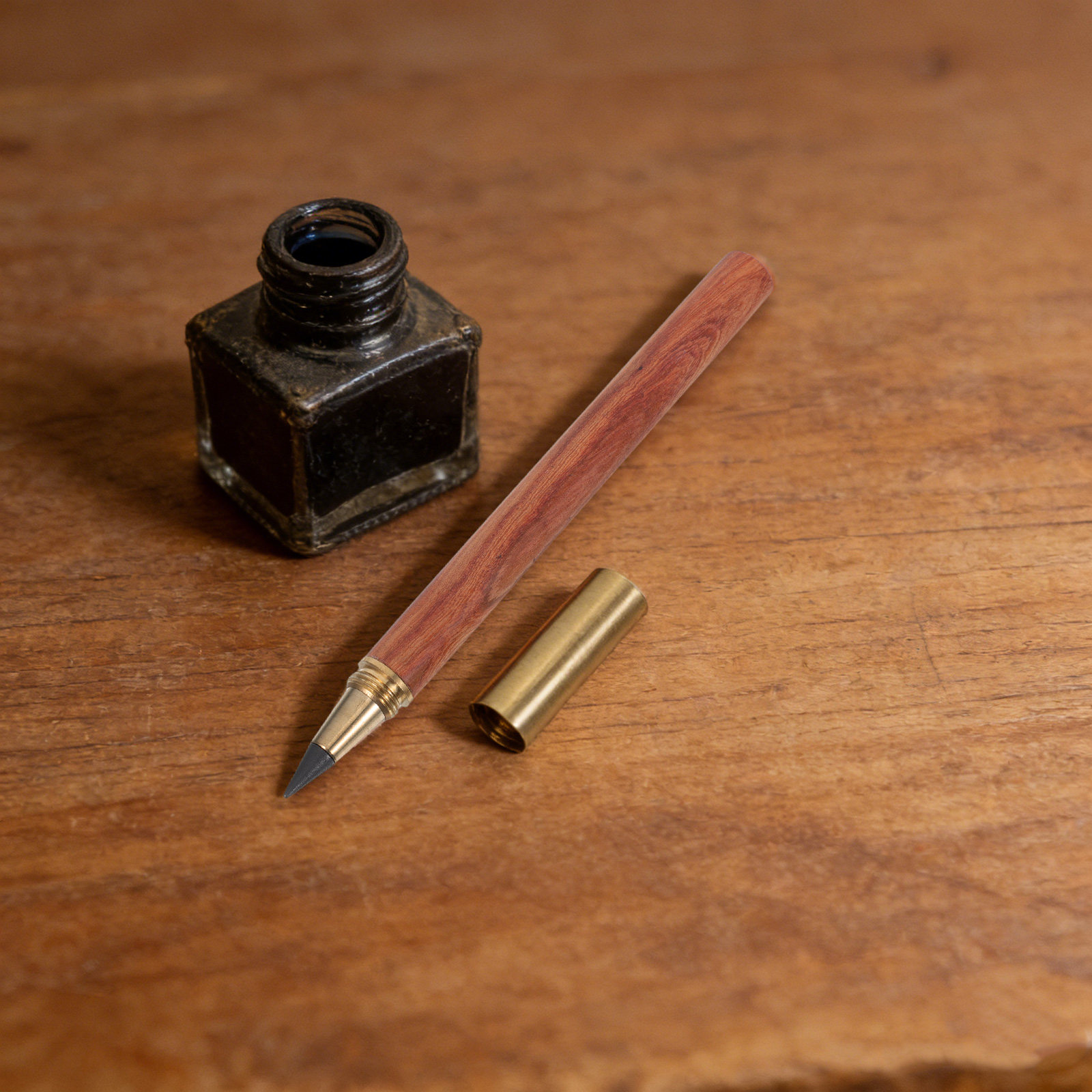 قلم رصاص خشبي بدون حبر، لا يحت - مراجعة Writing Tools وسعره